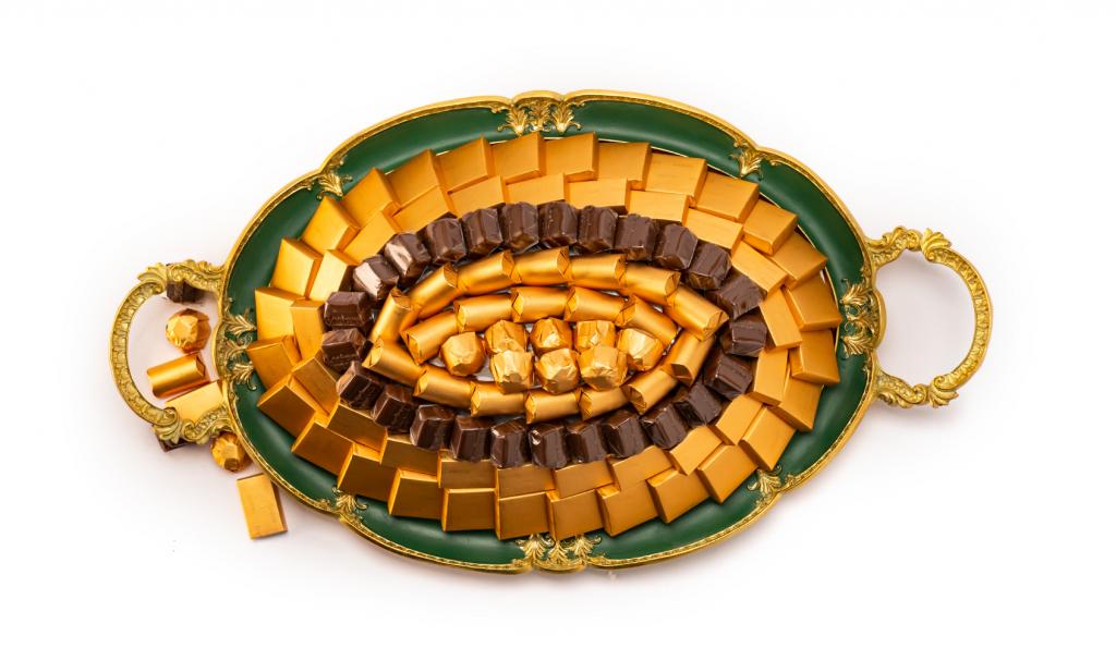 Mix Chocolate Medium Green Metal Tray