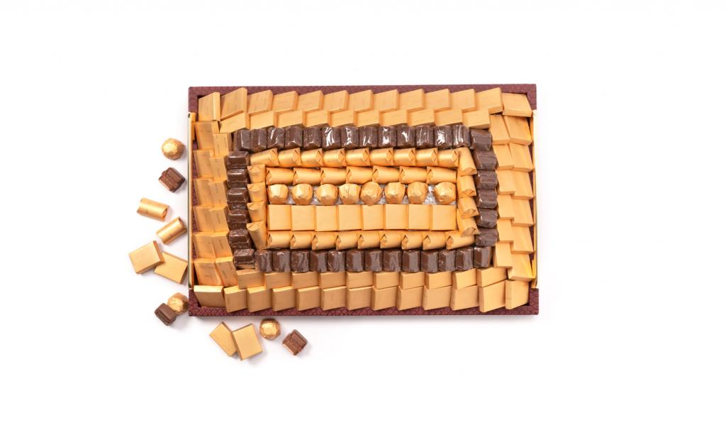 Leatherd Tray Red medium Mix Chocolate